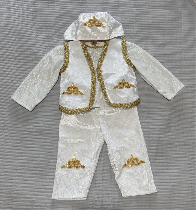 Тусау кесу одежда и дорожка