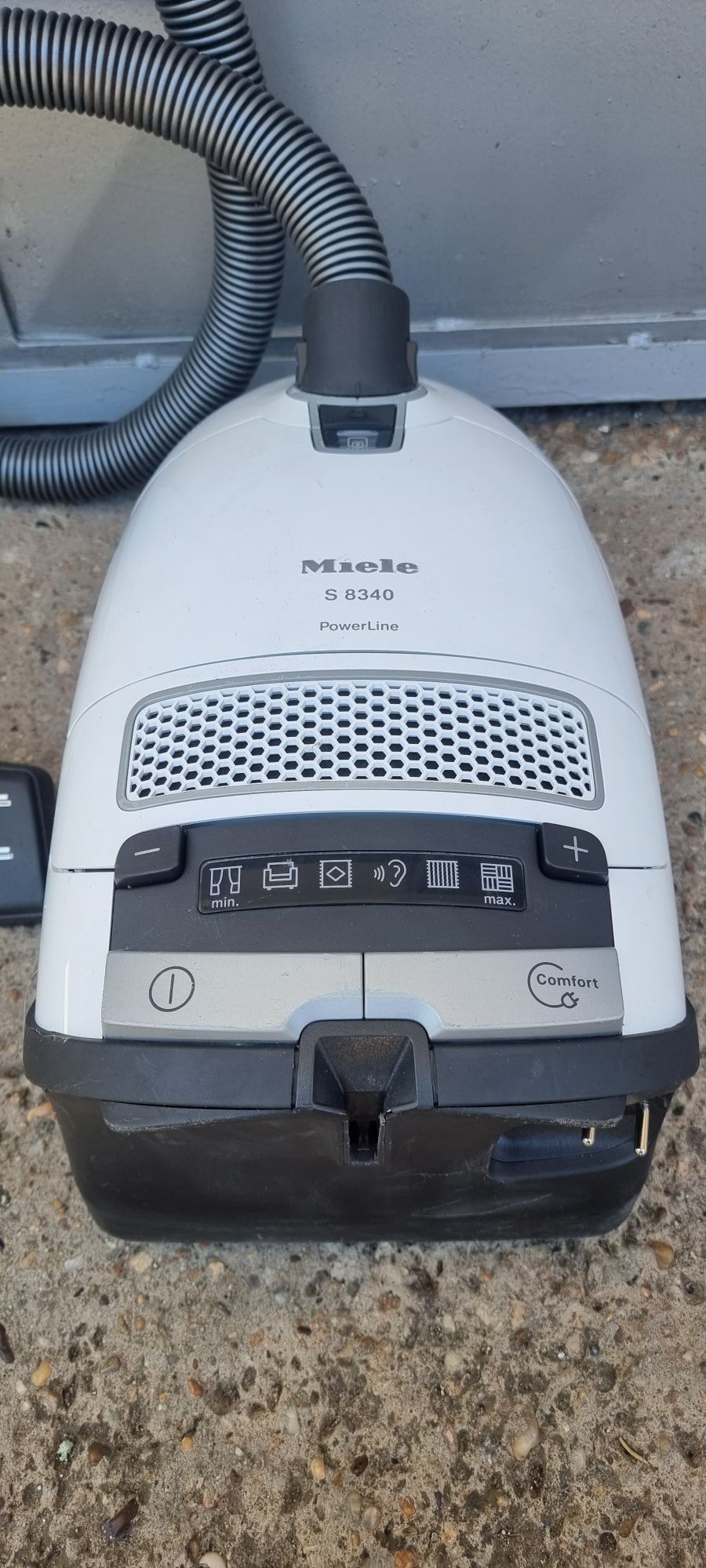 Продавам прахосмукачка MIELE