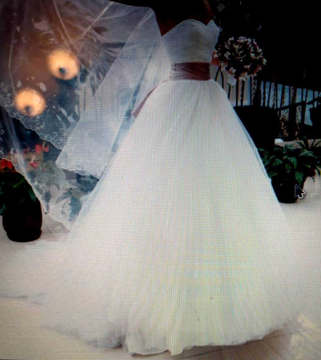 Очень красивое платье свадебное производство Италия
