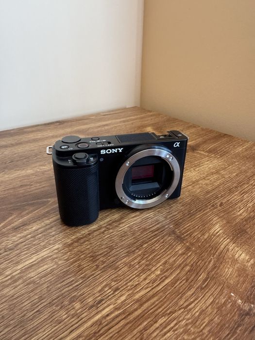 Sony ZV-E10 + чанта Sony+ микрофон Deity