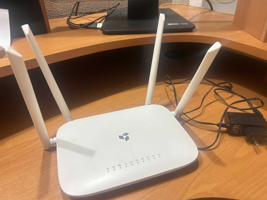 Продаю роутер   SNR - CPE -ME2-Lite