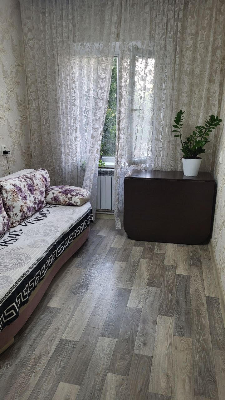 Продаю квартиру, 4 комнаты, 16 мкр