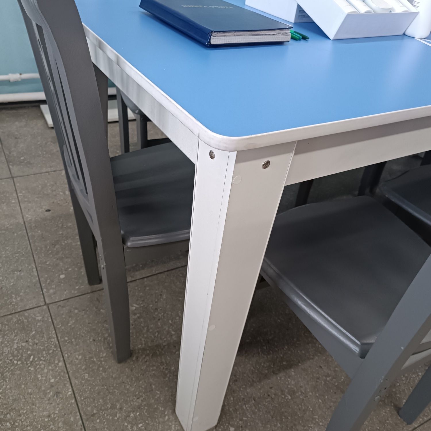 Продам большой стол для офиса  85×185  очень качественный ..цена 50 т