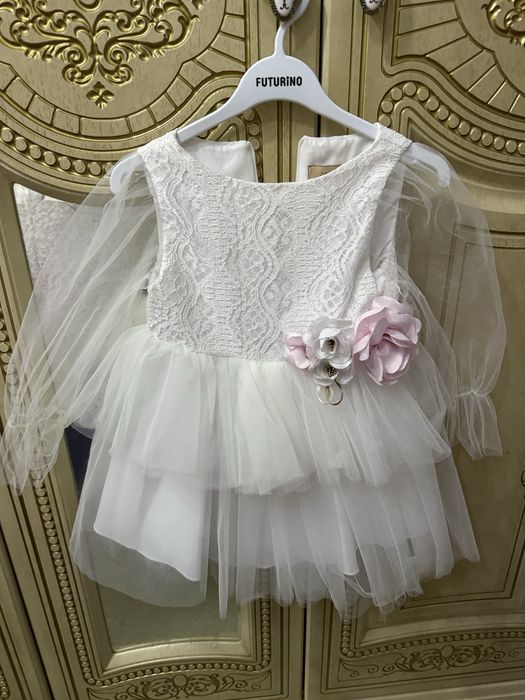 Продам платье белое детское