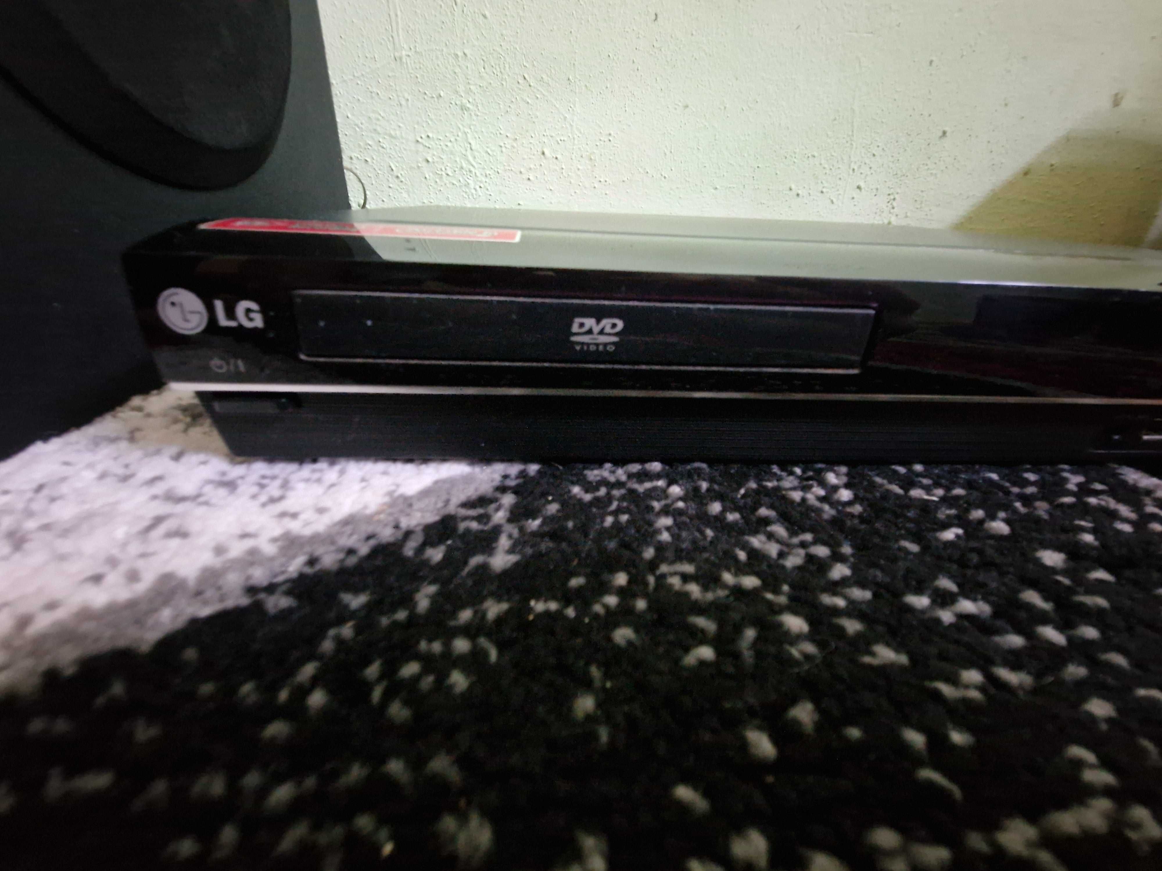 DVD плейър LG HT303SUW