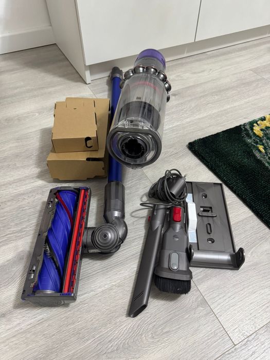Aspirator dyson v11 absolut