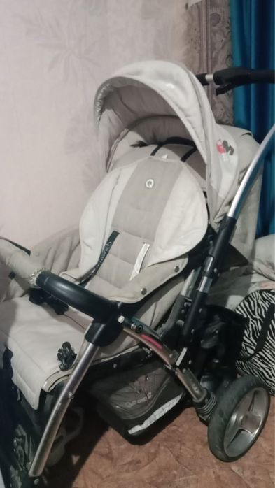 Продам качественную прогулочную коляску