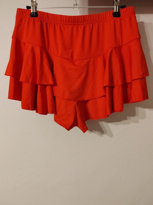 Fusta pantalon roșii