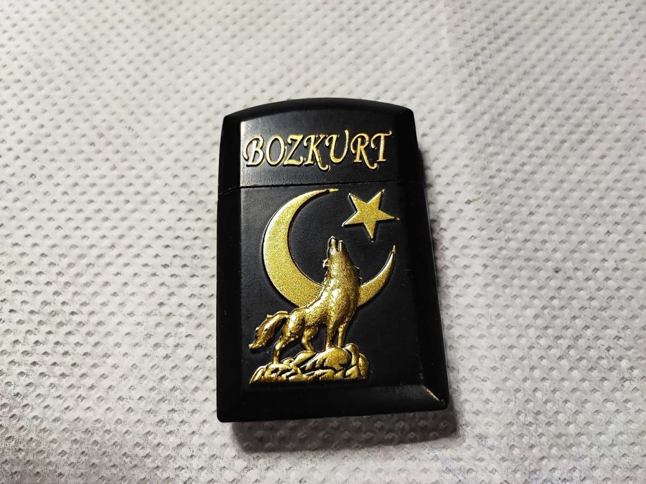 Lot vintage de 8 brichete