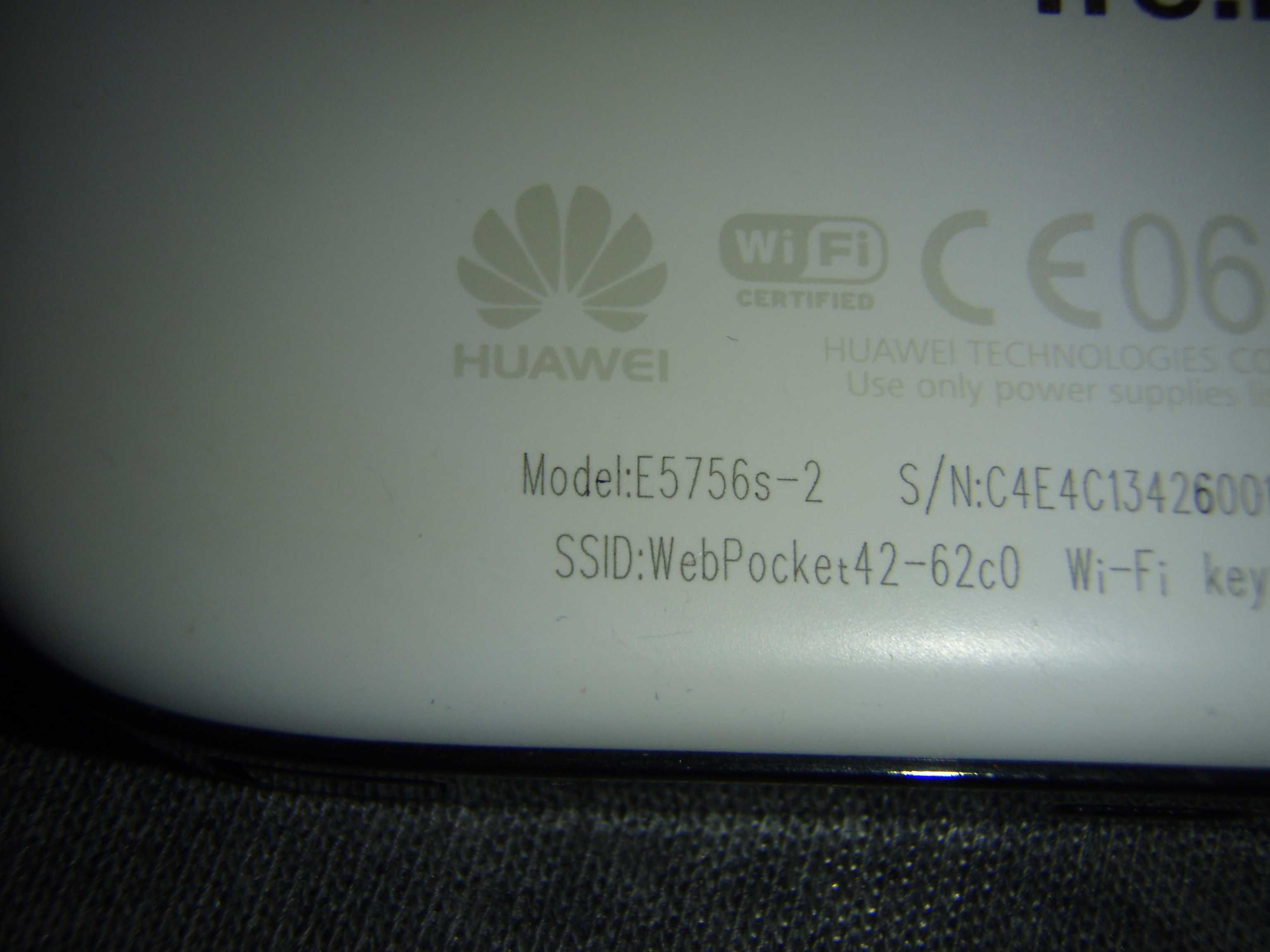 Router portabil 3G+ 42Mbps Huawei E5756s-2, functional in orice retea.