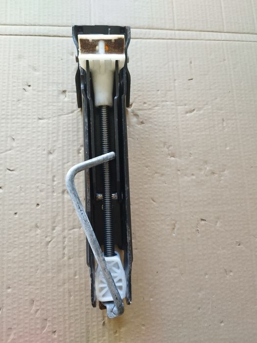 Cricuri auto/ 50 lei buc