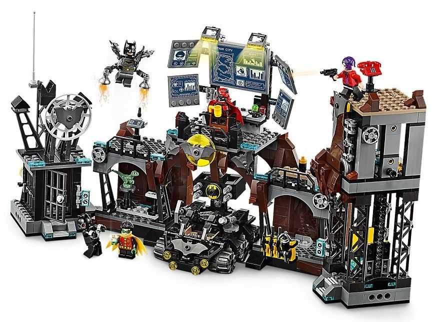 Чисто нов конструктор LEGO DC Super Heroes/Batman - 1038 елемента