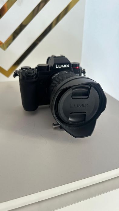 Lumix S5 mirrorles de vanzare noua cu pachet de accesorii