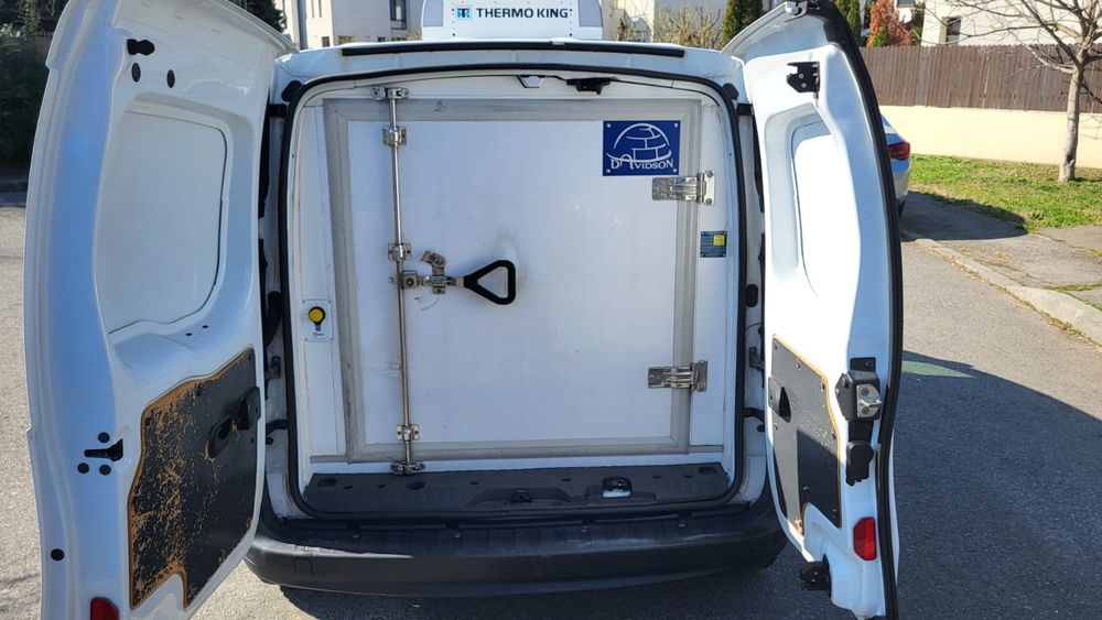 Vand Renault Kangoo frigorific
Motor 1.5 Motorina, an 2015
Culoare: Al