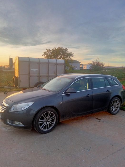 Opel insignia din 2012  1.9 diesel cu doar 285000 km rulați  3300 euro