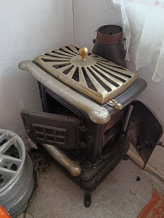 Soba vintage fonta parlor anii 70,rară