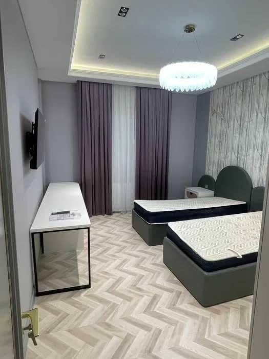 Срочно сдам 3- комнаты  4/9  метро  Буюк Ипак Йули    129*