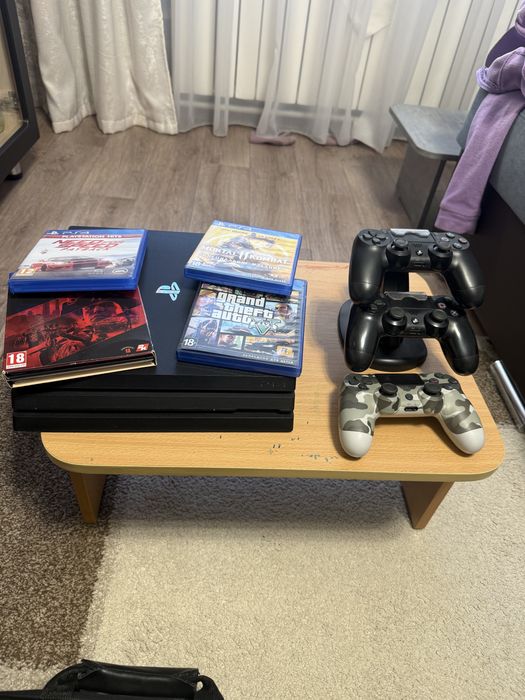 PS 4 pro 1 tb в отличном состоянии
