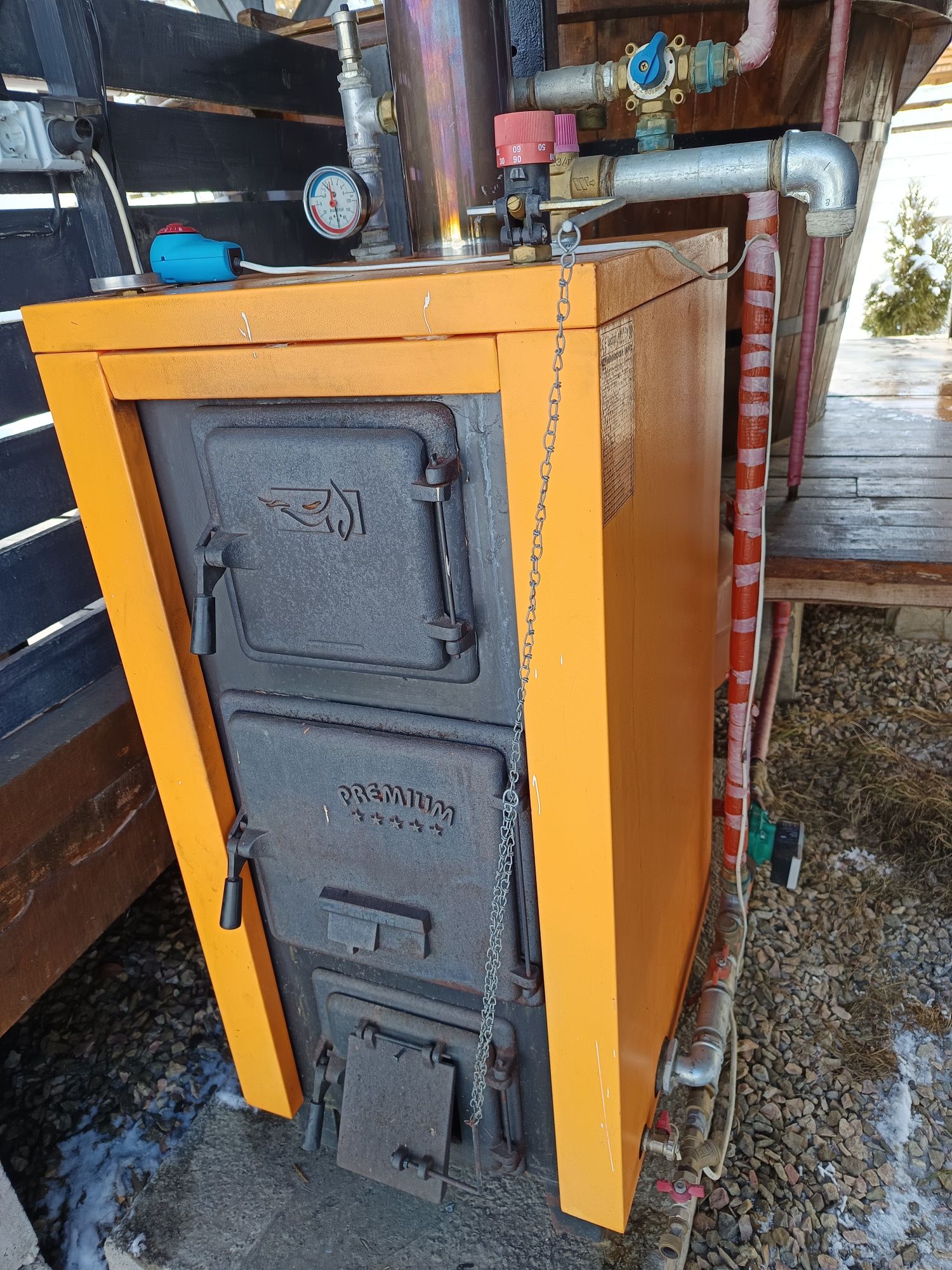 Vând ciubăr din lemn + centrala 30 kw Magdolna