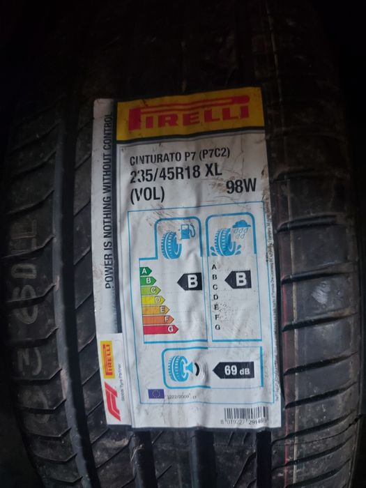 235 45 18 Pirelli DOT 2018 vara NOU