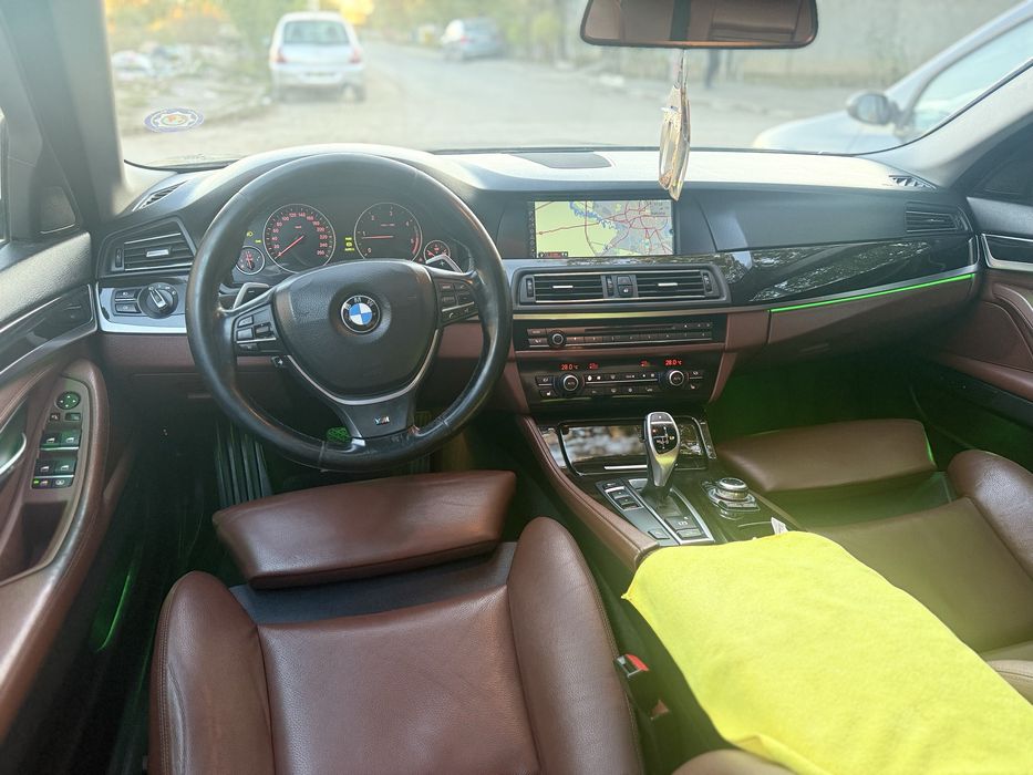 Vand  sau schimb bmw f 10 anul 2010 520 diesel