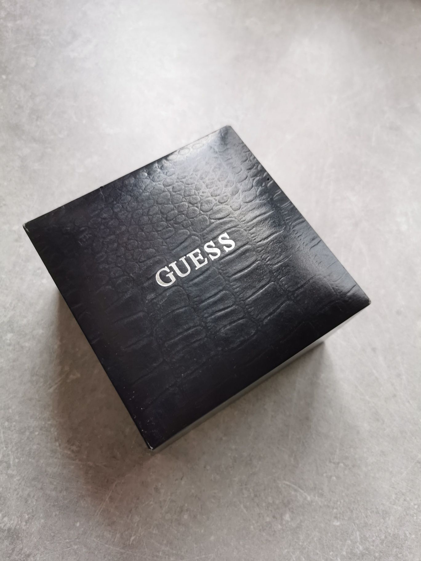 Ceas Guess original, cutie