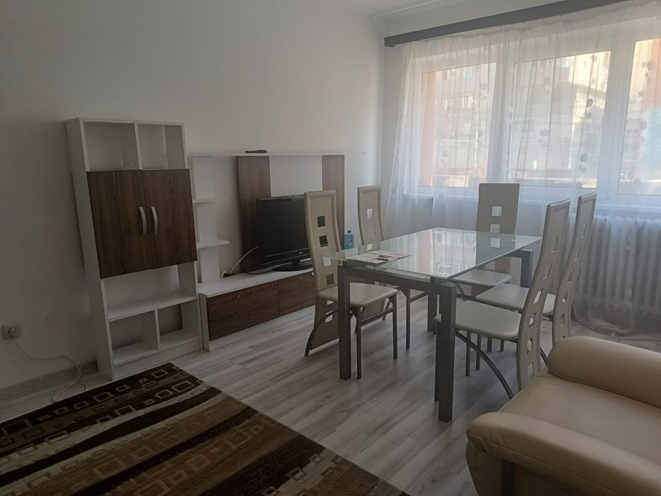 Ofer pentru închiriere apartament 2camere ultracentral