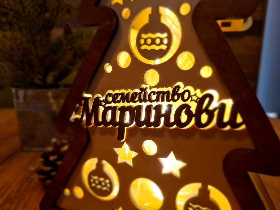 Светеща Коледна елхичка - прекрасен коледен подарък