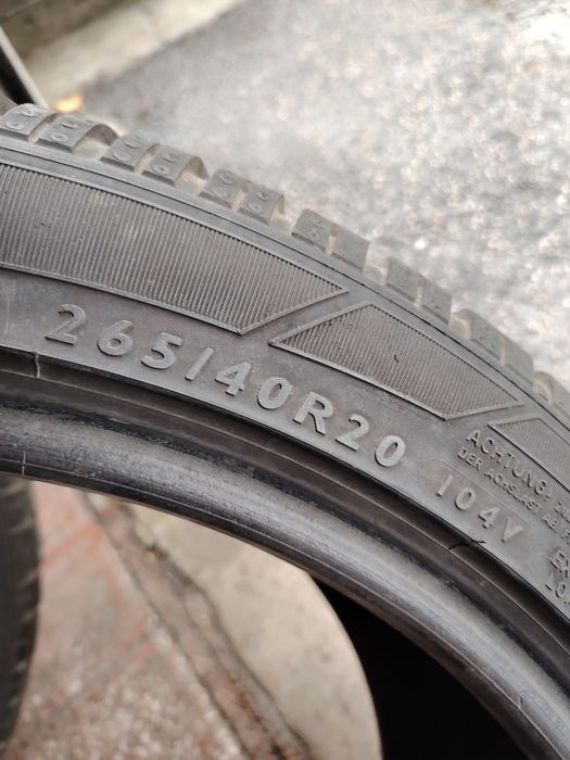 265 40 20  Dunlop