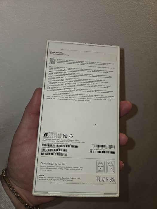 Vand iphone 16 Pro Max 256Gb ca nou la cutie