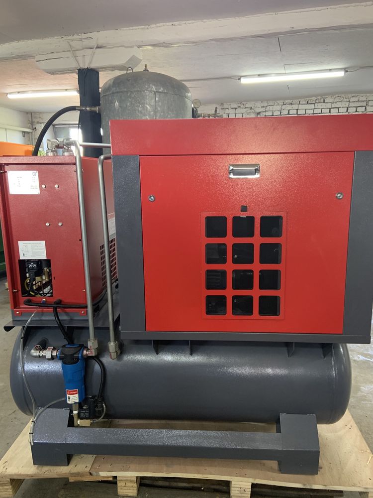 Compresor cu surub 7.5 kw rezervor si uscator de aer Nou