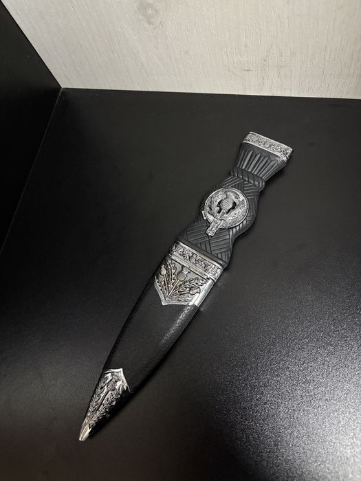 Нож Декоративен Чисто  Нов