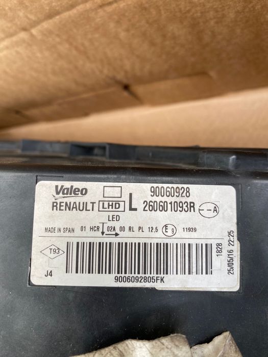 Far Led Pure Vision stanga Renault Megane 4