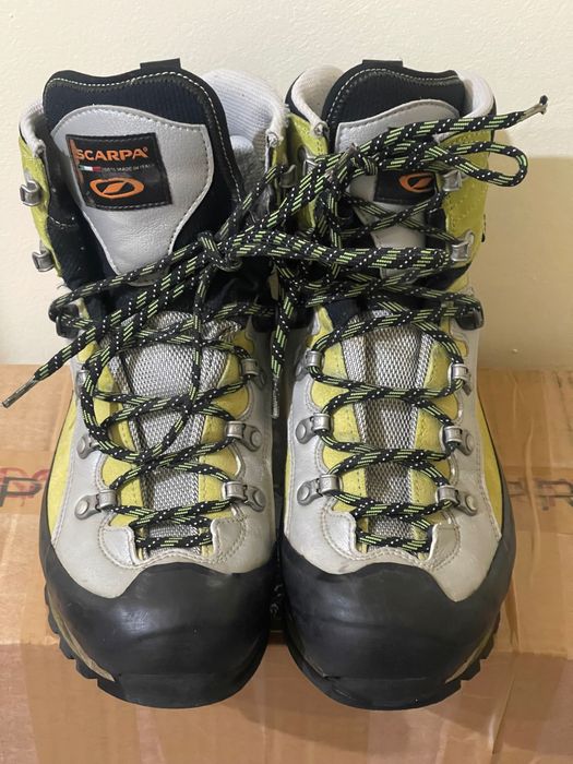Scarpa bocanci High de alpinism