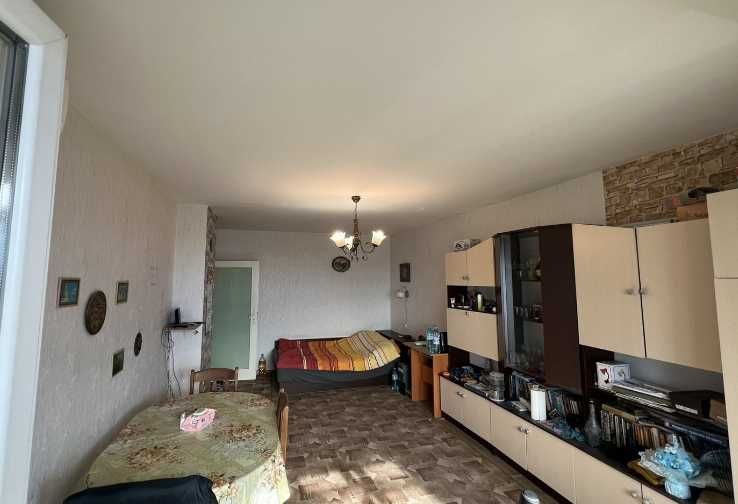 Тристаен обзаведен апартамент в квартал Владиславово-Касабова