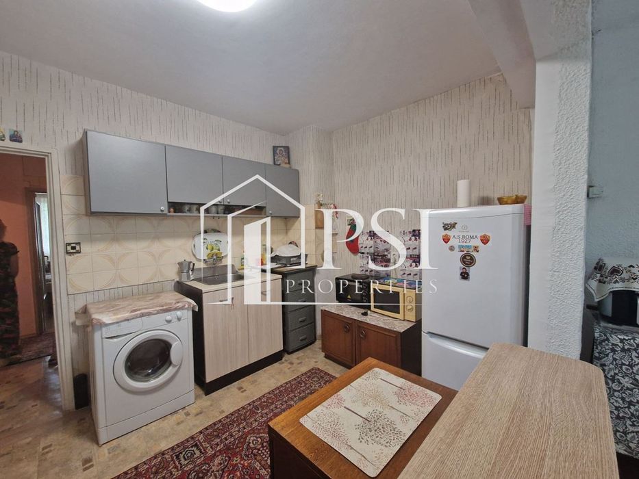 Продава се Тристаен апартамент в Пловдив, Кючук Париж - 80 кв.м за 1469 €/кв.м - Снимка #2