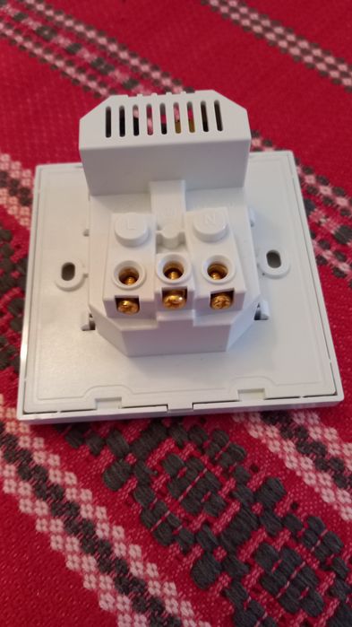 Priza cu USB si port C