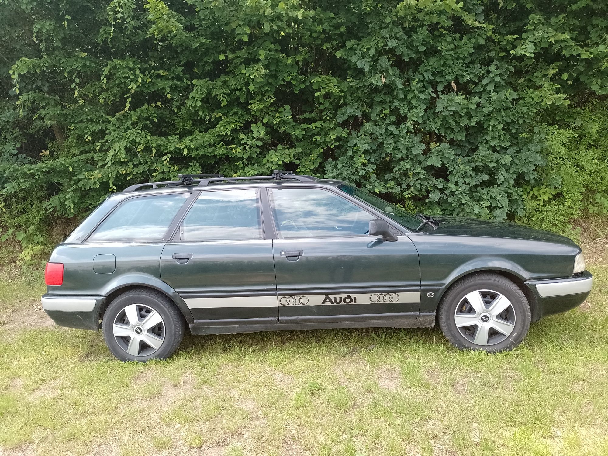 Vând Audi Avant 1,9TDI.