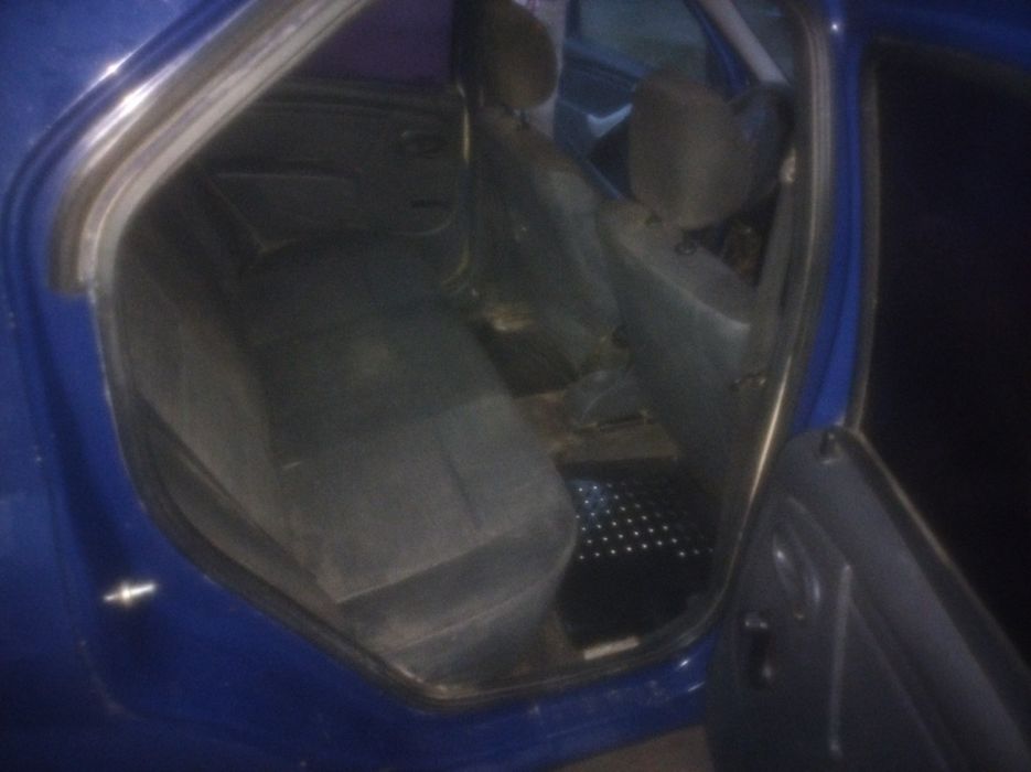 Vând schimb Dacia Logan 2009 modelul fenzleit motor 1.4 mpi benzina ga