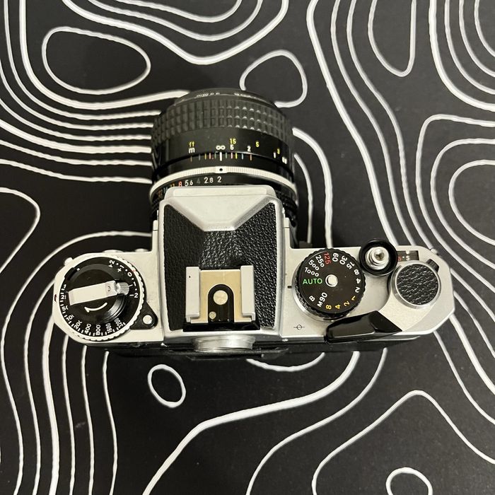 Nikon FE cu Nikkor ai 35mm f2