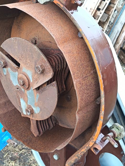 Moara cu ciocanele la cardan sì electrica