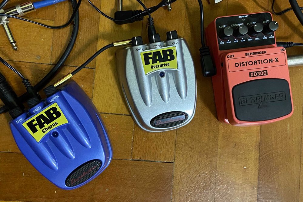 Dezmembrez pedalboard OCD Jam J Rockett Behringer Danelectro Neunaber