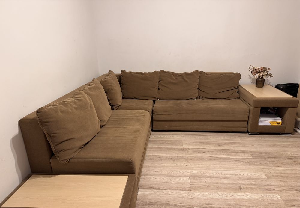 Canapea extensibila + perne + mese