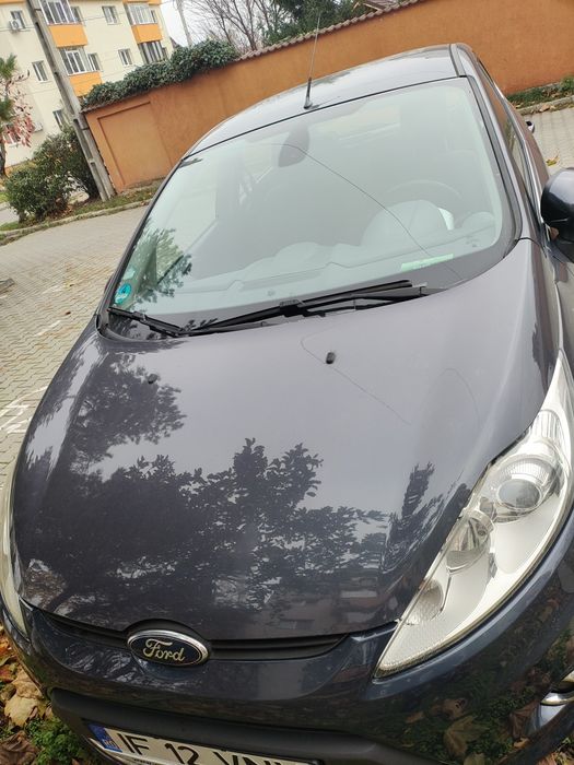 Vând Ford Fiesta