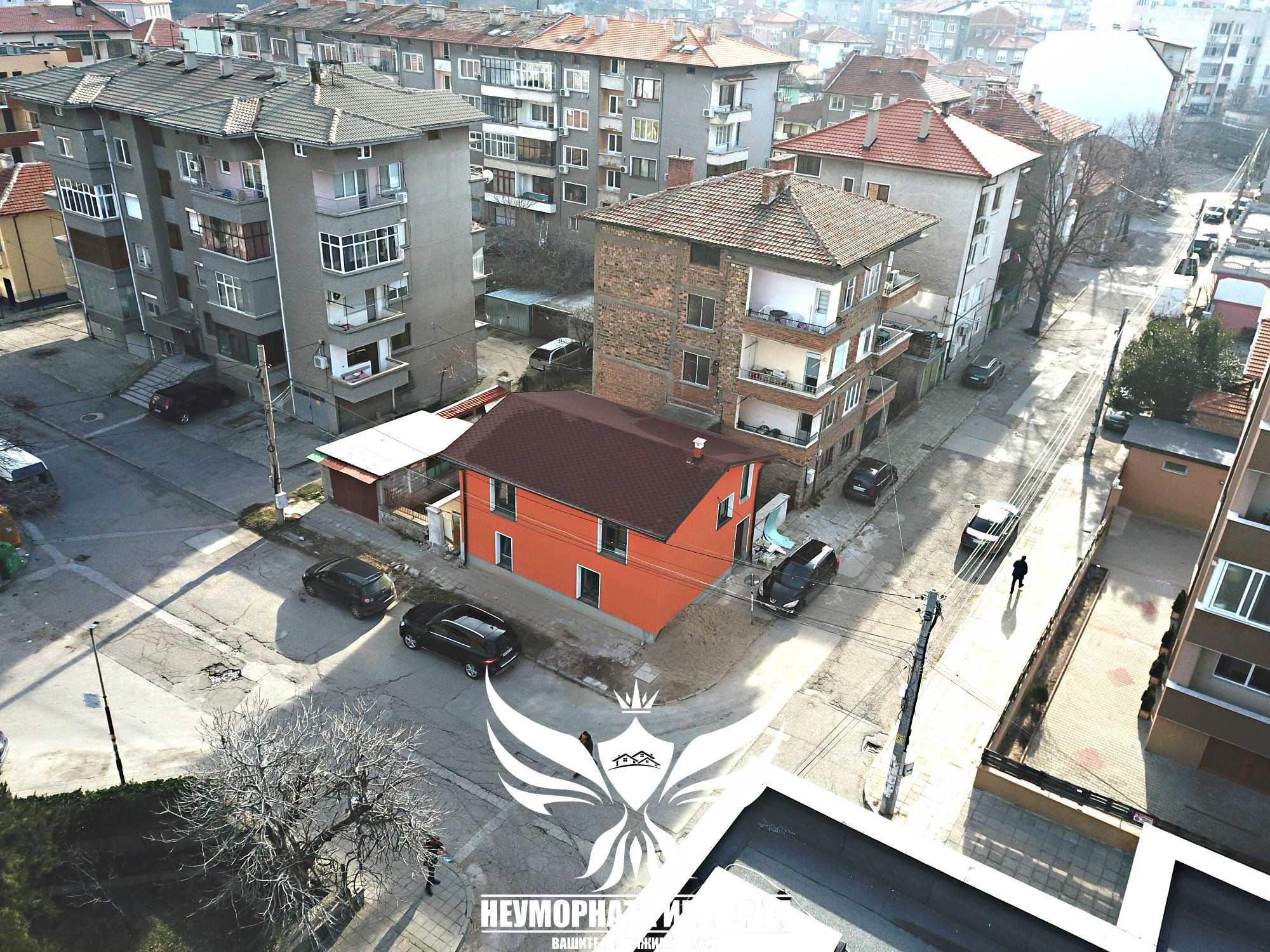 Продавам обновена двуетажна къща 124РЗП в гр.Асеновград, зад болницата