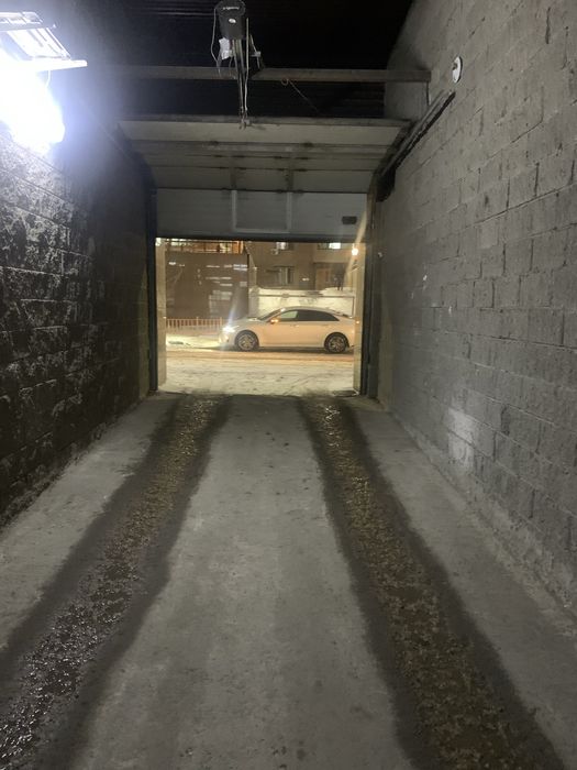 Подземный теплый охраняемый паркинг, свет видео наблюдение вьезд/выезд
