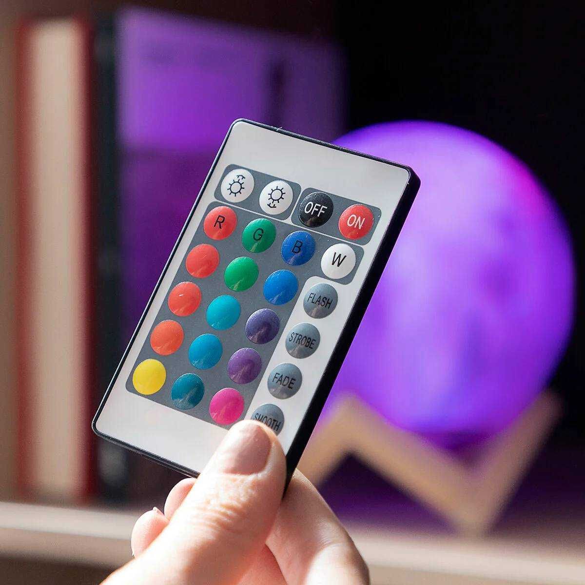 Lampa luna 3D reincarcabila USB 16 culori control tactil + telecomanda