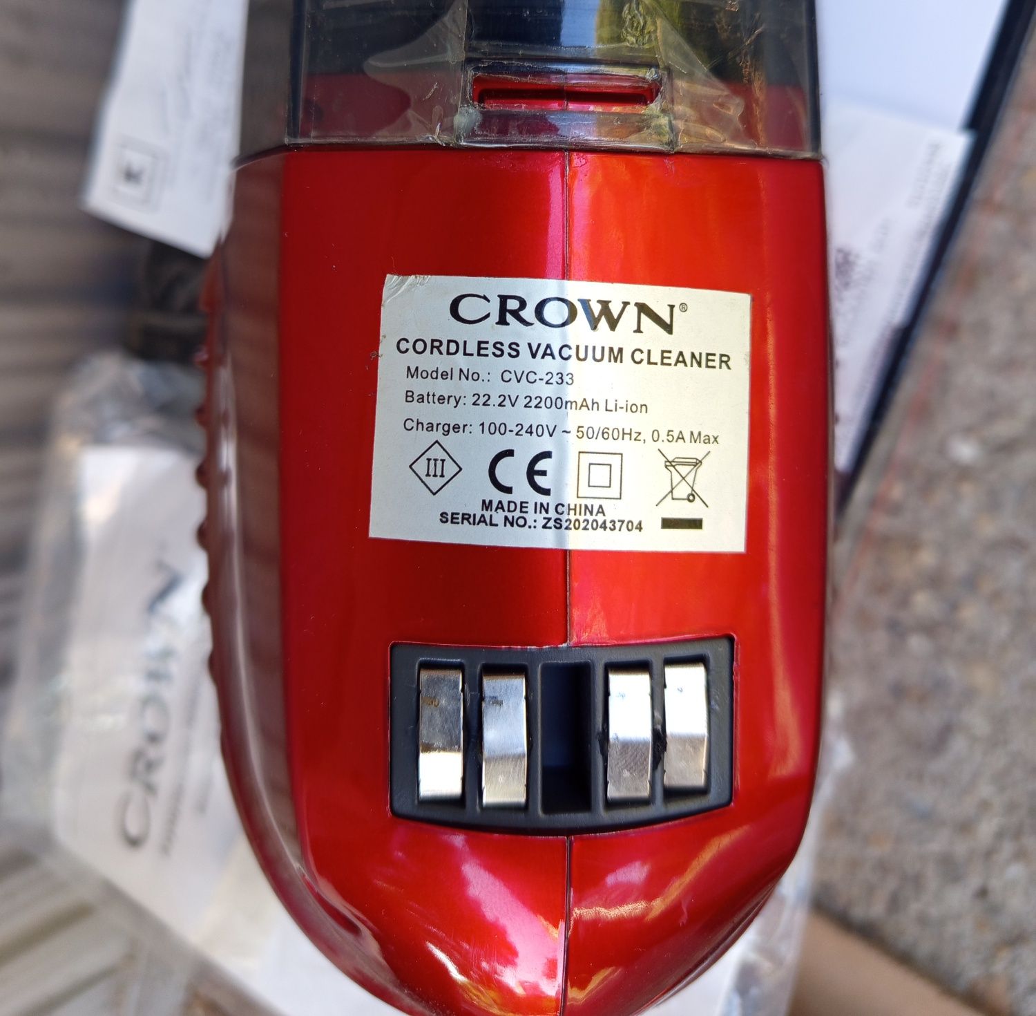 Продавам прахосмукачка Crown