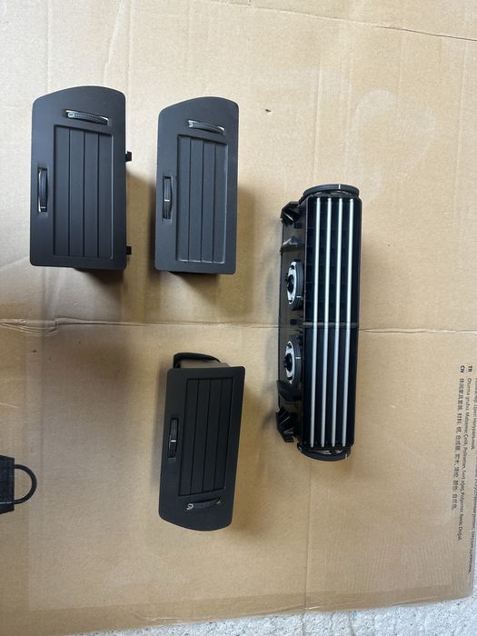 Grila bord stanga dreapta Audi A4 Golf 6 5 Passat B6 Octavia 2 Astra H