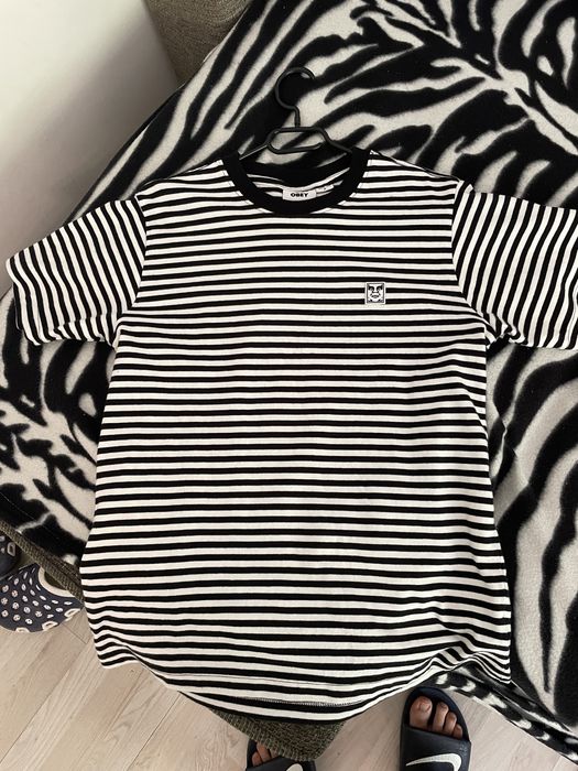 Tricou obey marimea M